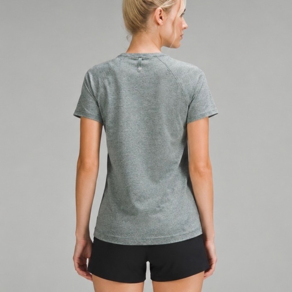 Lululemon License to Train Classic-Fit T-Shirt Womens 6 Green Gym Athletic Top